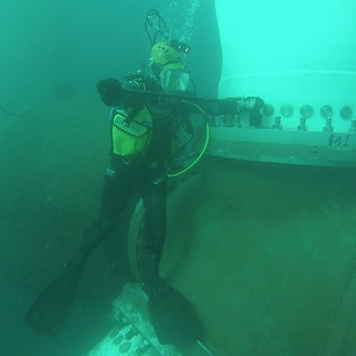 Instalación de turbinas para energía maremotriz.