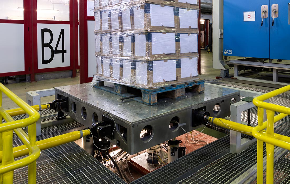 Sistema de mesa de simulación multiaxial (MAST)