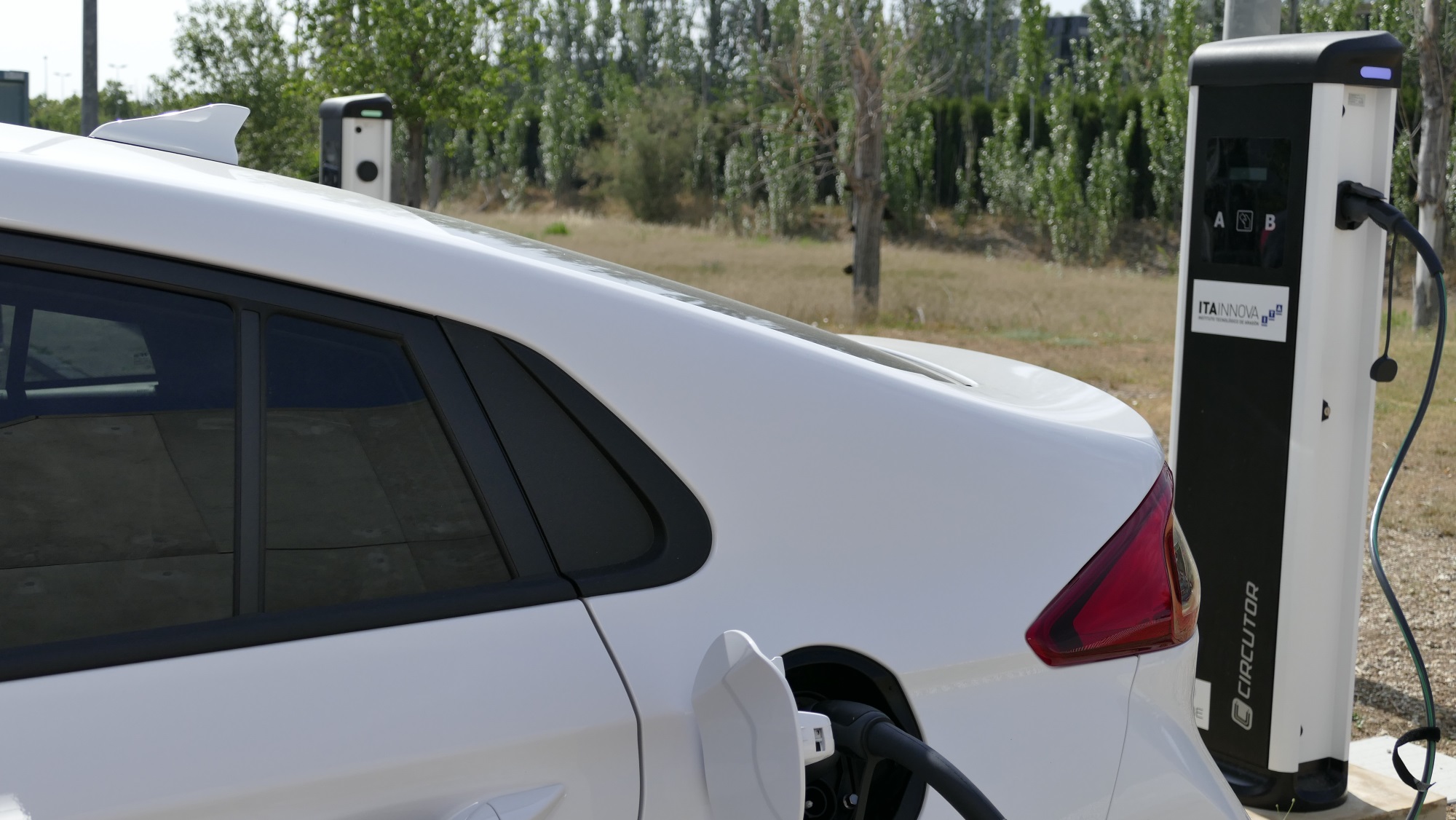 ITAINNOVA circulará en “vehículos limpios” tras su apuesta por el coche eléctrico
