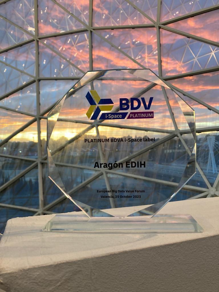 Aragón EDIH ha recibido la etiqueta BDVA i-Space Platinum que reconoce la excelencia como centro de referencia de ITA, en Big Data e IA, y las infraestructuras HPC del BIFI de la Universidad de Zaragoza