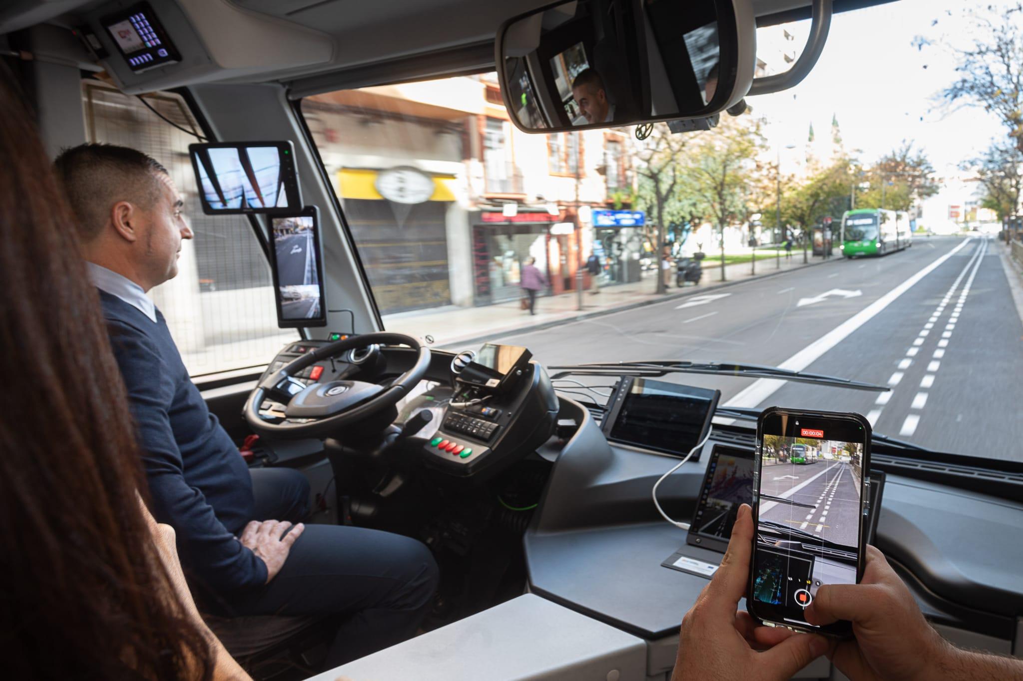 DIGIZITY realiza pruebas en Zaragoza con un autobús inteligente, conectado y eficiente