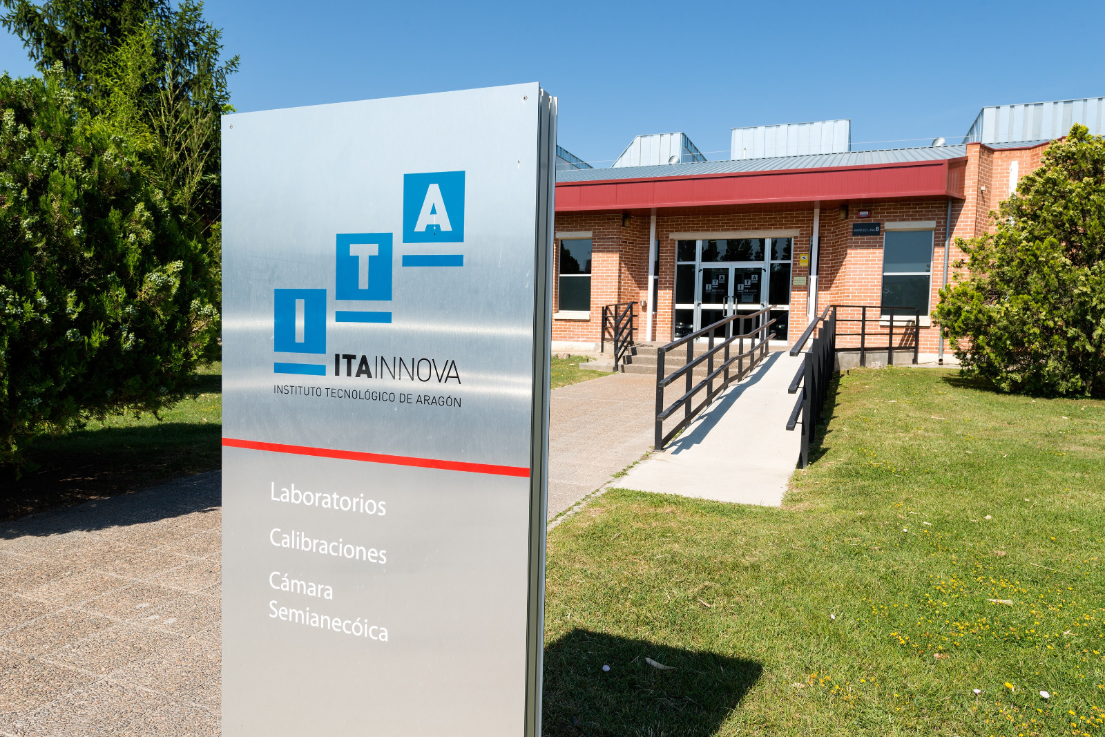 ITAINNOVA firma un convenio de cooperación con centros educativos que impartan Formación Profesional