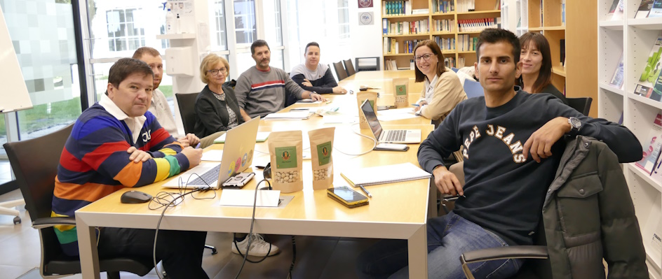 Reunión del proyecto PISTARA en el ITA. Tecnología para el cultivo del pistacho.