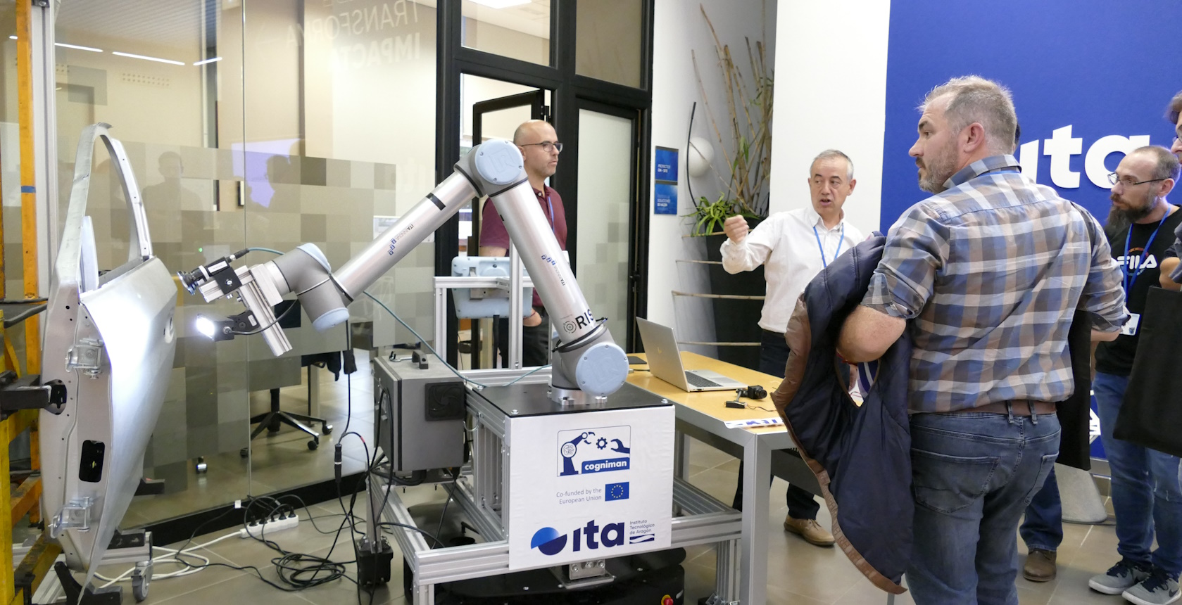 El ITA, escenario de los últimos avances en robótica colaborativa