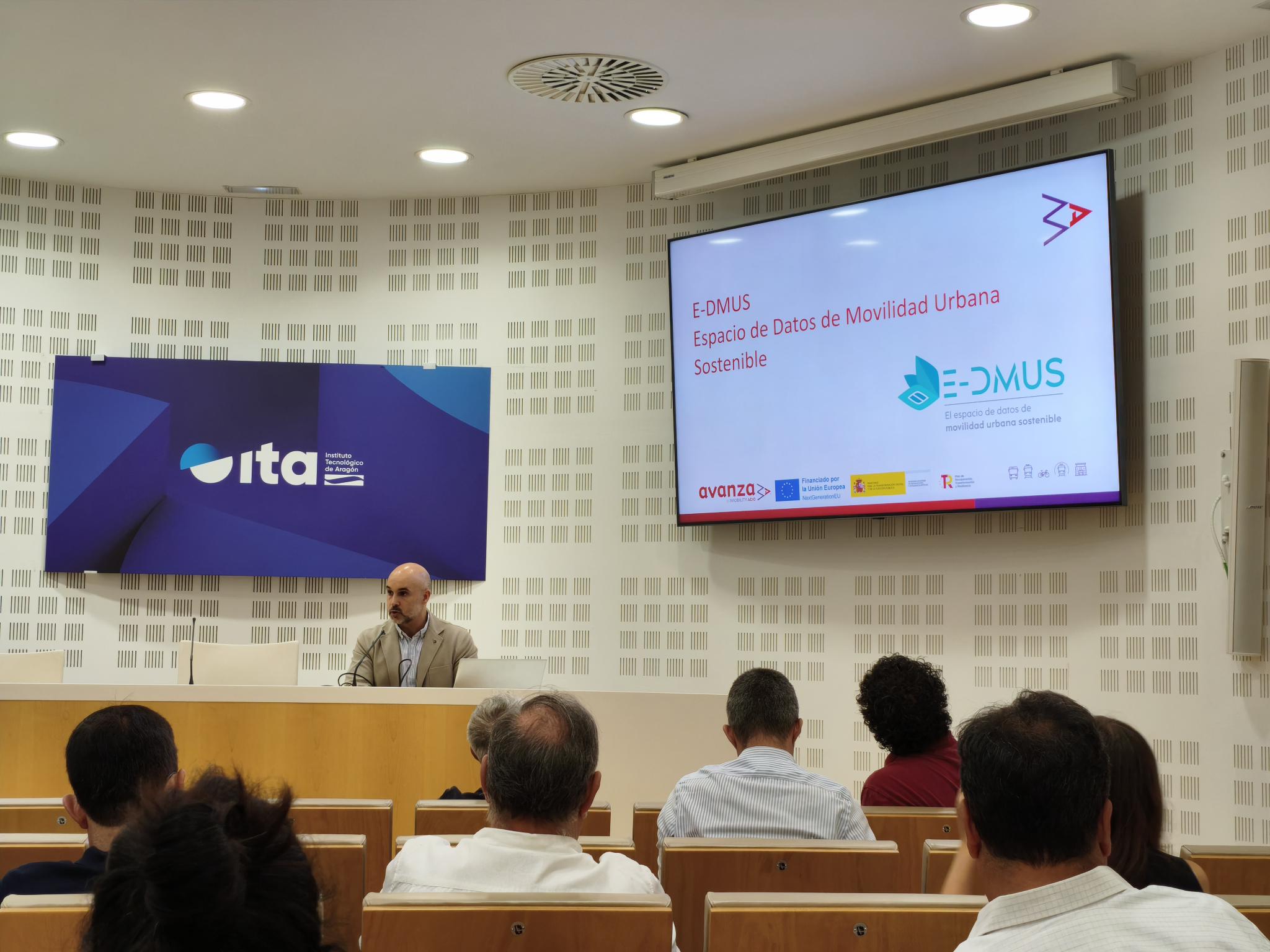 Presentación en el ITA de E-DMUS para impulsar una movilidad más sostenible y mejorar la calidad de vida en las ciudades